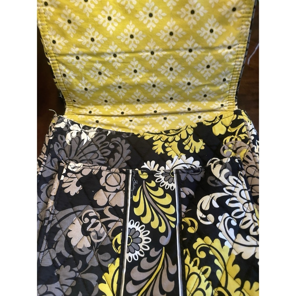 Vera Bradley Baroque Shoulder Bag Magnetic Closure Retired Black White Yellow - Picture 5 of 5
